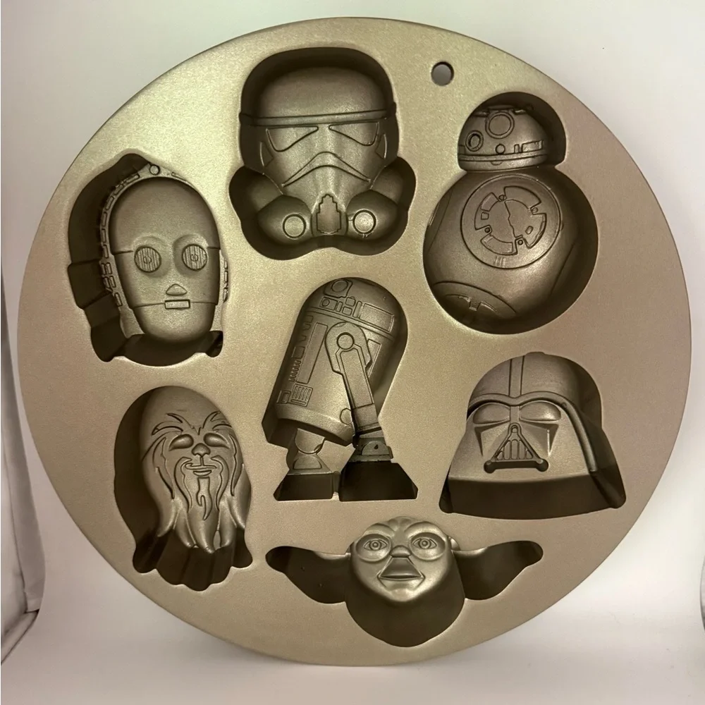 Williams Sonoma Star Wars Cakelet Pan Nonstick Cast Aluminum Round Tray 2019
